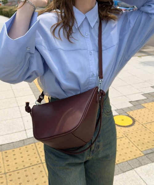 KOBE LETTUCE(コウベレタス)の「ダブルハンドルショルダーバッグ(ショルダーバッグ・レディース・ライトベージュ/ブラック/ブラウン/レッド/グレー・F)」の12枚目の写真