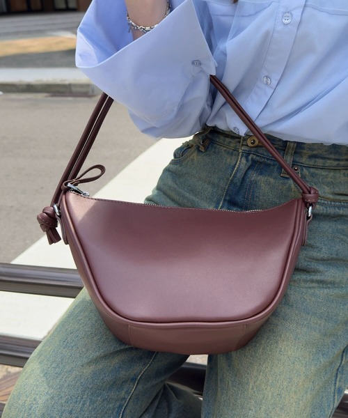 KOBE LETTUCE(コウベレタス)の「ダブルハンドルショルダーバッグ(ショルダーバッグ・レディース・ライトベージュ/ブラック/ブラウン/レッド/グレー・F)」の13枚目の写真