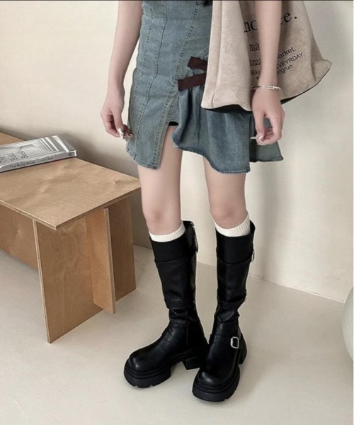 gossip！ロサンゼルス（ゴシップロサンゼルス）の「Y2K バイカーバックルロングブーツ  美脚 厚底（ブーツ・レディース・ダークブラウン/ブラック・M/L/XL/S）」の11枚目の写真