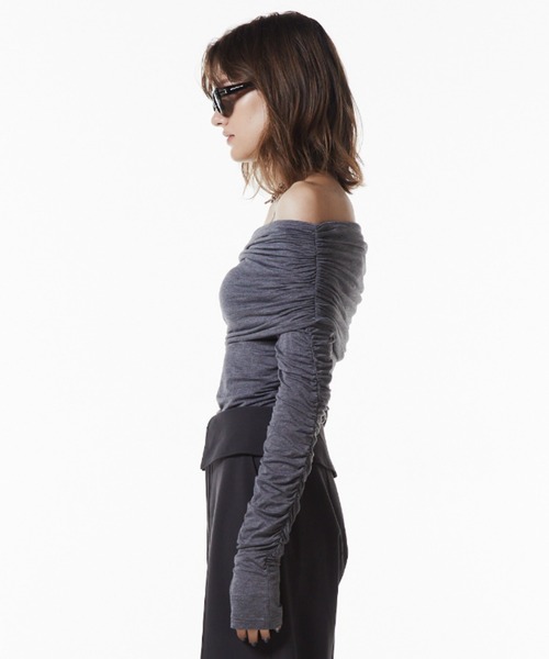JOSE MOON（ジョゼムーン）の「GATHER OFFSHOULDER LONG TOPS/ギャザーオフショルダーロングトップス（Tシャツ/カットソー・レディース・ホワイト/ブラウン/ブラック/グレー・FREE）」の20枚目の写真