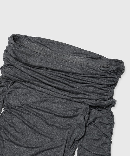 JOSE MOON（ジョゼムーン）の「GATHER OFFSHOULDER LONG TOPS/ギャザーオフショルダーロングトップス（Tシャツ/カットソー・レディース・ホワイト/ブラウン/ブラック/グレー・FREE）」の16枚目の写真