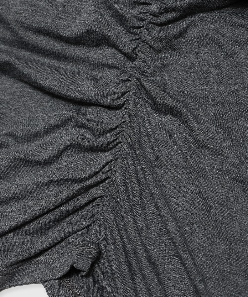 JOSE MOON（ジョゼムーン）の「GATHER OFFSHOULDER LONG TOPS/ギャザーオフショルダーロングトップス（Tシャツ/カットソー・レディース・ホワイト/ブラウン/ブラック/グレー・FREE）」の18枚目の写真