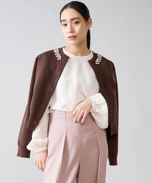 Tiara（ティアラ）の「ビジューネックカーディガン（カーディガン/ボレロ・レディース・ブラック/ブラウン・FREE）」の12枚目の写真