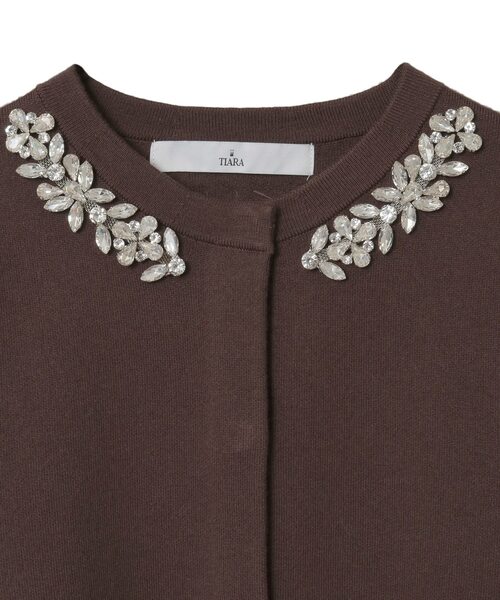 Tiara（ティアラ）の「ビジューネックカーディガン（カーディガン/ボレロ・レディース・ブラック/ブラウン・FREE）」の17枚目の写真