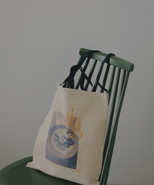 A part by（アパートバイ）の「【LA FINE BOUCHEコラボ】トートバッグ（トートバッグ・レディース・ネイビー/レッド・FREE）」の2枚目の写真