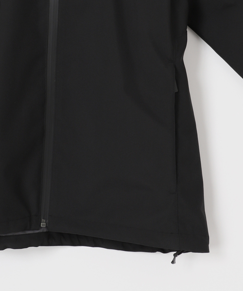 B.C STOCK（ベーセーストック）の「ハイドロシールド テックパーカー（マウンテンパーカー・メンズ・チャコールグレー/ブラック/アイボリー・MEDIUM/LARGE）」の8枚目の写真