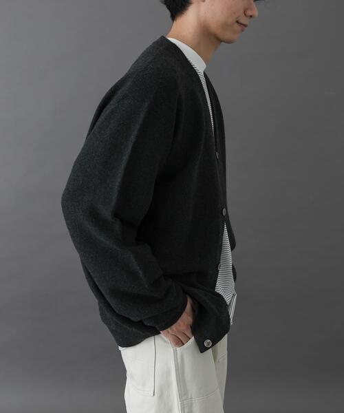 FORK&SPOON（フォークアンドスプーン）の「FORK&SPOON　PROVORONE Vネックカーディガン（カーディガン/ボレロ・メンズ・チャコールグレー/ネイビー・5/4）」の13枚目の写真