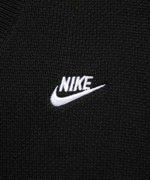 NIKE（ナイキ）の「ナイキ スポーツウェア クラブ メンズ Vネック セーター / Nike Sportswear Club Men's V-Neck Sweater HV1420-010 Black（ニット/セーター・メンズ・ブラック・M/L/XL/2XL/S）」の4枚目の写真