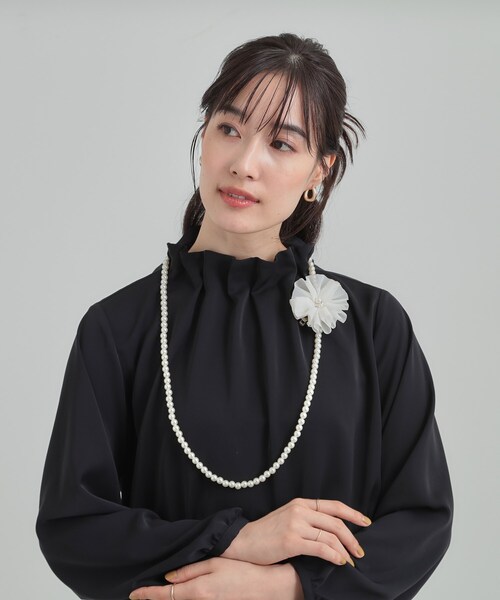 SHOO・LA・RUE（シューラルー）の「【セレモニー】コーサージュネックレス（ネックレス・レディース・アイボリー・00）」の2枚目の写真
