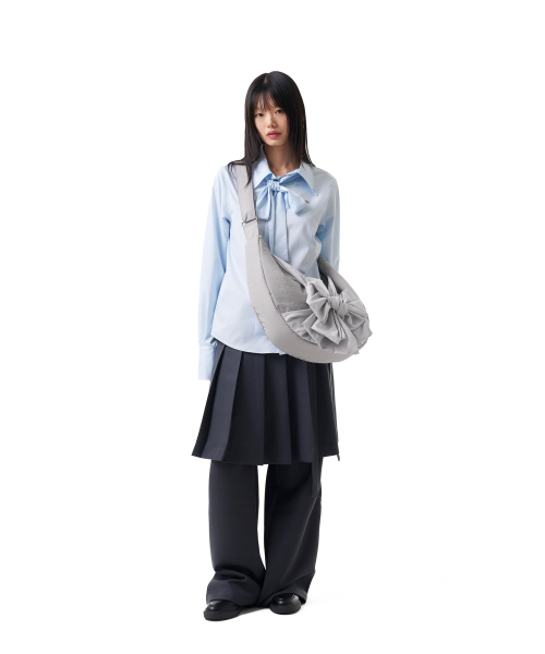 IUGAMAKARAS（イウガマカラス）の「Tied Shirts (Sky Blue)（シャツ/ブラウス・レディース・その他・FREE）」の11枚目の写真