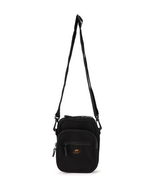 Alpha Industries(アルファインダストリーズ)の「Alpha Industries/アルファインダストリーズ/Label Messenger Bag S/ラベル メッセンジャー バッグ(ショルダーバッグ・メンズ・その他2/ブラック・F)」の1枚目の写真