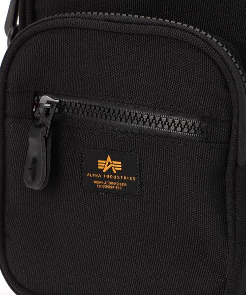 Alpha Industries（アルファインダストリーズ）の「Alpha Industries/アルファインダストリーズ/Label Messenger Bag S/ラベル メッセンジャー バッグ（ショルダーバッグ・メンズ・その他2/ブラック・F）」の18枚目の写真