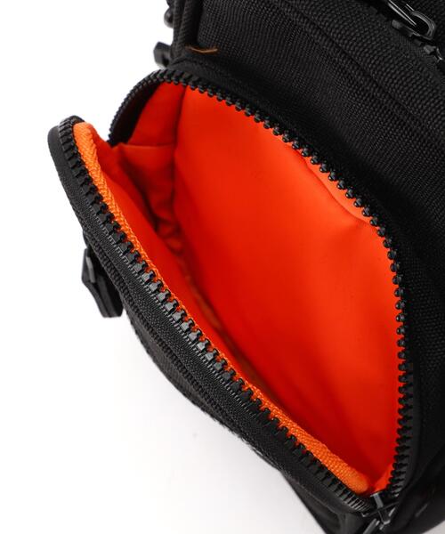 Alpha Industries(アルファインダストリーズ)の「Alpha Industries/アルファインダストリーズ/Label Messenger Bag S/ラベル メッセンジャー バッグ(ショルダーバッグ・メンズ・その他2/ブラック・F)」の12枚目の写真
