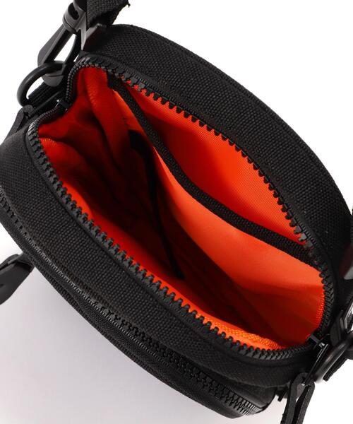 Alpha Industries(アルファインダストリーズ)の「Alpha Industries/アルファインダストリーズ/Label Messenger Bag S/ラベル メッセンジャー バッグ(ショルダーバッグ・メンズ・その他2/ブラック・F)」の13枚目の写真