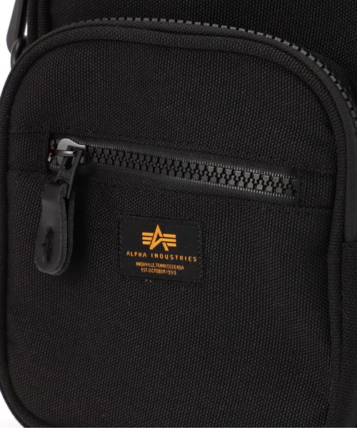 Alpha Industries（アルファインダストリーズ）の「Alpha Industries/アルファインダストリーズ/Label Messenger Bag S/ラベル メッセンジャー バッグ（ショルダーバッグ・メンズ・その他2/ブラック・F）」の9枚目の写真