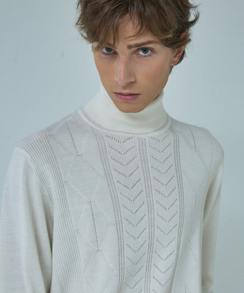 ABAHOUSE（アバハウス）の「Pure Merino ハイゲージ タートルネックニット / ケーブルニット（ニット/セーター・メンズ・オフホワイト/グレー/ブラック・44/46/48/50）」の2枚目の写真