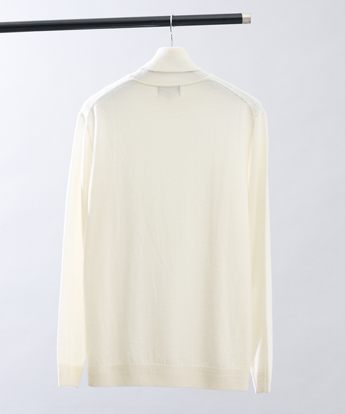 ABAHOUSE（アバハウス）の「Pure Merino ハイゲージ タートルネックニット / ケーブルニット（ニット/セーター・メンズ・オフホワイト/グレー/ブラック・44/46/48/50）」の16枚目の写真