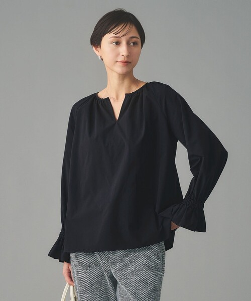 UNITED ARROWS（ユナイテッドアローズ）の「レースフリルカラー 2WAY ブラウス ‐はっ水‐（シャツ/ブラウス・レディース・ライトピンク/ネイビー/ホワイト・FREE）」の3枚目の写真