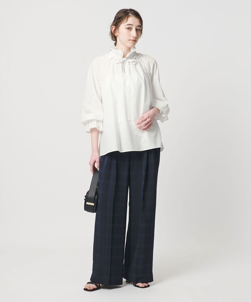 UNITED ARROWS（ユナイテッドアローズ）の「レースフリルカラー 2WAY ブラウス ‐はっ水‐（シャツ/ブラウス・レディース・ライトピンク/ネイビー/ホワイト・FREE）」の6枚目の写真