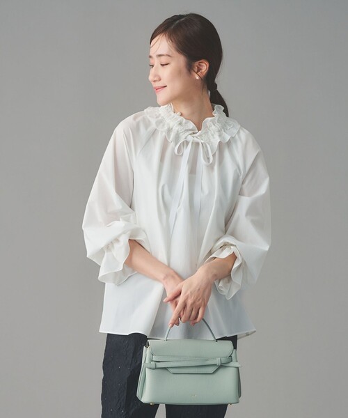 UNITED ARROWS（ユナイテッドアローズ）の「レースフリルカラー 2WAY ブラウス ‐はっ水‐（シャツ/ブラウス・レディース・ライトピンク/ネイビー/ホワイト・FREE）」の7枚目の写真