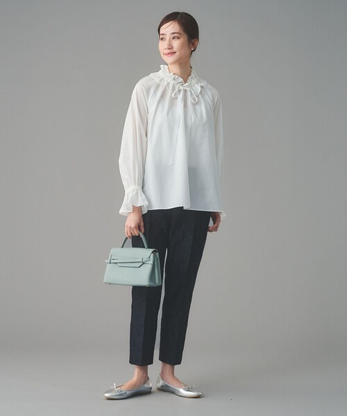 UNITED ARROWS（ユナイテッドアローズ）の「レースフリルカラー 2WAY ブラウス ‐はっ水‐（シャツ/ブラウス・レディース・ライトピンク/ネイビー/ホワイト・FREE）」の8枚目の写真