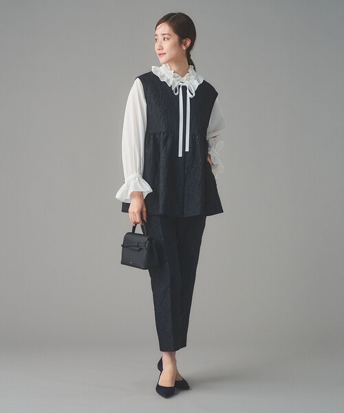 UNITED ARROWS（ユナイテッドアローズ）の「レースフリルカラー 2WAY ブラウス ‐はっ水‐（シャツ/ブラウス・レディース・ライトピンク/ネイビー/ホワイト・FREE）」の11枚目の写真