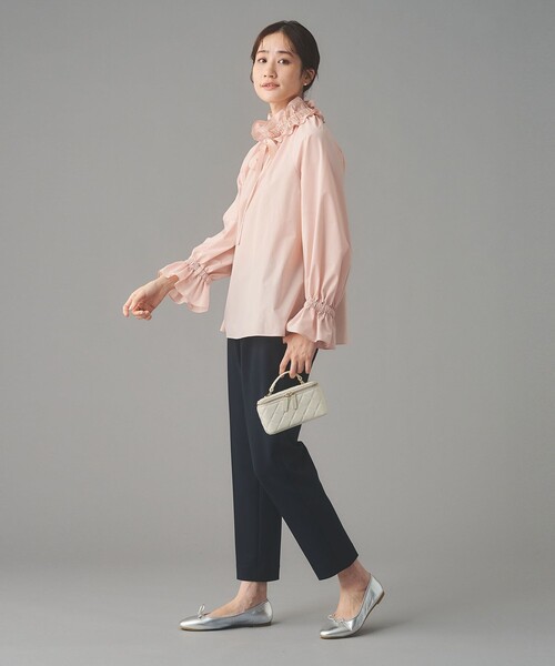 UNITED ARROWS（ユナイテッドアローズ）の「レースフリルカラー 2WAY ブラウス ‐はっ水‐（シャツ/ブラウス・レディース・ライトピンク/ネイビー/ホワイト・FREE）」の15枚目の写真