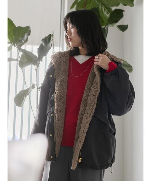 Samansa Mos2 blue（サマンサモスモスブルー）の「リバーシブルボアマウンテンパーカー（ブルゾン・レディース・チャコールグレー/ベージュ/ライトベージュ・F）」の2枚目の写真