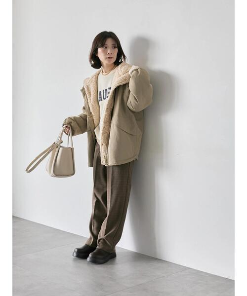 Samansa Mos2 blue（サマンサモスモスブルー）の「リバーシブルボアマウンテンパーカー（ブルゾン・レディース・チャコールグレー/ベージュ/ライトベージュ・F）」の18枚目の写真