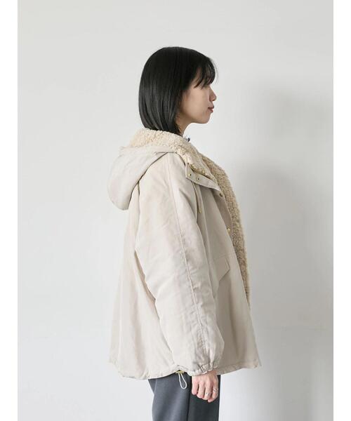 Samansa Mos2 blue（サマンサモスモスブルー）の「リバーシブルボアマウンテンパーカー（ブルゾン・レディース・チャコールグレー/ベージュ/ライトベージュ・F）」の4枚目の写真