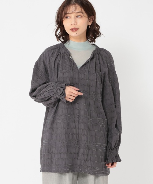 studio CLIP（スタディオクリップ）の「ダブルフロントシャーリングボーダーチュニックブラウス（シャツ/ブラウス・レディース・ベージュ/スモーク/オフホワイト・FREE）」の3枚目の写真