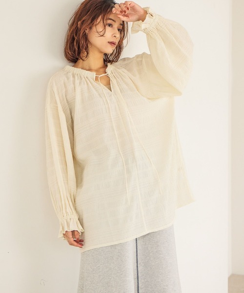 studio CLIP（スタディオクリップ）の「ダブルフロントシャーリングボーダーチュニックブラウス（シャツ/ブラウス・レディース・ベージュ/スモーク/オフホワイト・FREE）」の5枚目の写真