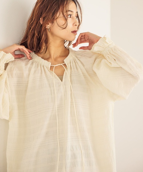 studio CLIP（スタディオクリップ）の「ダブルフロントシャーリングボーダーチュニックブラウス（シャツ/ブラウス・レディース・ベージュ/スモーク/オフホワイト・FREE）」の7枚目の写真