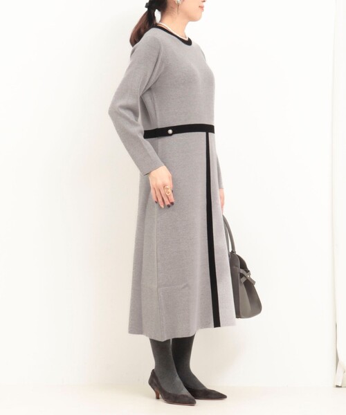 MICO COULIER（ミコクリエ）の「ミラノリブバイカラーニットワンピース（ワンピース・レディース・ブラック/ライトグレー・38）」の2枚目の写真