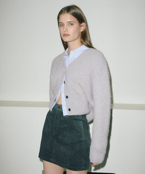 ETMON（エトモン）の「Boucle V-Neck Knit Cardigan  Khaki Grey（カーディガン/ボレロ・レディース・その他・FREE）」の6枚目の写真
