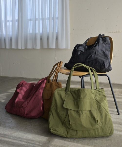 enlit(エンリット)の「【 enlit 】 ラージ ナイロン トートバッグ / トラベルバッグ(トートバッグ・レディース・ブラック/ライトブラウン/ダークグリーン/ワインレッド・FREE)」の13枚目の写真