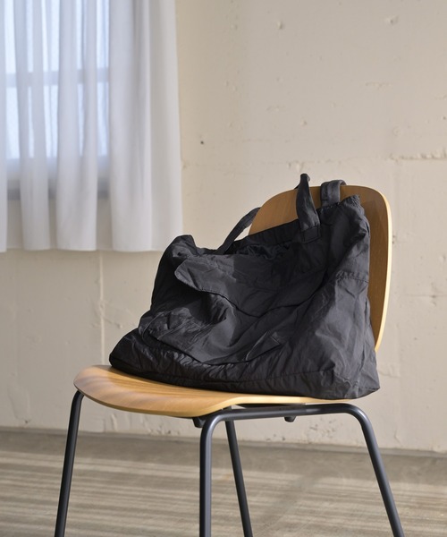 enlit(エンリット)の「【 enlit 】 ラージ ナイロン トートバッグ / トラベルバッグ(トートバッグ・レディース・ブラック/ライトブラウン/ダークグリーン/ワインレッド・FREE)」の15枚目の写真