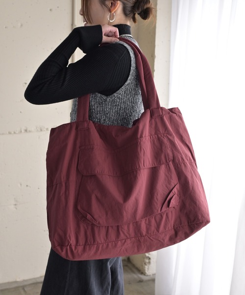 enlit(エンリット)の「【 enlit 】 ラージ ナイロン トートバッグ / トラベルバッグ(トートバッグ・レディース・ブラック/ライトブラウン/ダークグリーン/ワインレッド・FREE)」の16枚目の写真