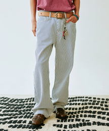 KND（ケイエヌディ）の「ローストライプルーズストレートフィットパンツ（その他パンツ）」