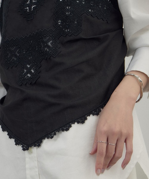 SALON adam et rope'（サロン アダム エ ロペ）の「クロスレースマルチキャミソール（キャミソール・レディース・ブラック/オフホワイト・FREE）」の10枚目の写真