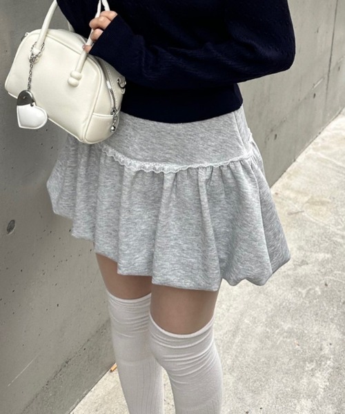 continuer de NICE CLAUP（コンティニューデナイスクラップ）の「【ふんわり感がキュート♡】レースバルーンミニスカート（スカート・レディース・その他11/オートミール/チャコールグレー・FREE）」の4枚目の写真