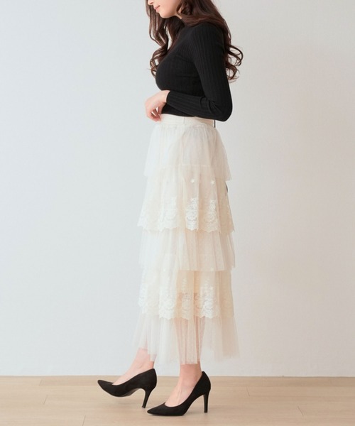 Nohea(ノヘア)の「スカラップ刺繍チュール 5段ティーアードスカート(スカート・レディース・ブラック/アイボリー/オフホワイト・M)」の11枚目の写真