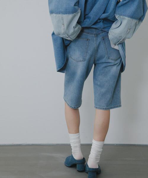 KBF（ケイビーエフ）の「『2サイズ展開』スリムハーフデニム（その他パンツ・レディース・ブラック/ライトブルー・36/38）」の4枚目の写真