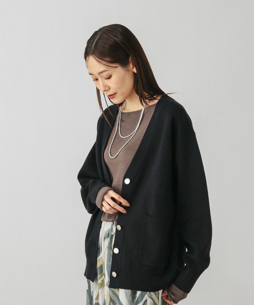 GLOBAL WORK（グローバルワーク）の「スウェットライクVネックカーディガン/601629（カーディガン/ボレロ・レディース・グレイッシュベージュ/ライトブルー/ペールイエロー/ラベンダー/ブラック/ライトグリーン/ライトブラウン/グレー・MEDIUM/LARGE）」の12枚目の写真