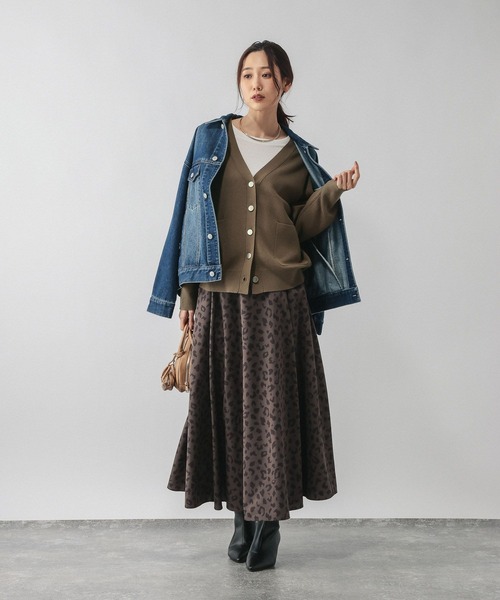 GLOBAL WORK（グローバルワーク）の「スウェットライクVネックカーディガン/601629（カーディガン/ボレロ・レディース・グレイッシュベージュ/ライトブルー/ペールイエロー/ラベンダー/ブラック/ライトグリーン/ライトブラウン/グレー・MEDIUM/LARGE）」の19枚目の写真