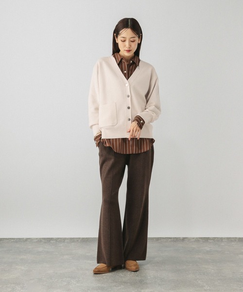 GLOBAL WORK（グローバルワーク）の「スウェットライクVネックカーディガン/601629（カーディガン/ボレロ・レディース・グレイッシュベージュ/ライトブルー/ペールイエロー/ラベンダー/ブラック/ライトグリーン/ライトブラウン/グレー・MEDIUM/LARGE）」の22枚目の写真