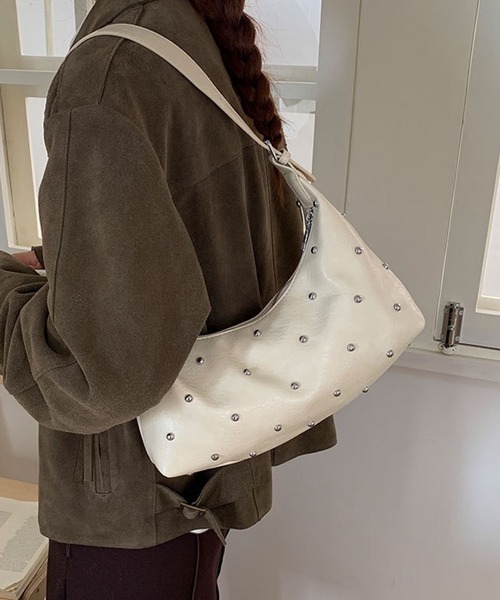 WESTSEA（ウエストシー）の「フェイクレザー スタッズ付 ショルダーバッグ 2way（ショルダーバッグ・レディース・ブラウン/オフホワイト/ブラック・FREE）」の2枚目の写真