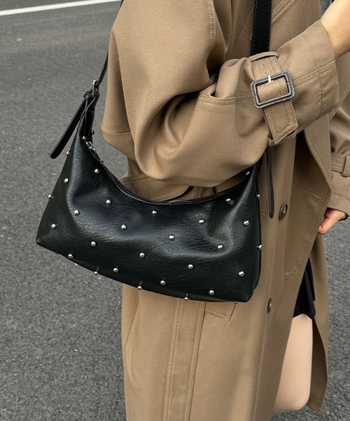 WESTSEA（ウエストシー）の「フェイクレザー スタッズ付 ショルダーバッグ 2way（ショルダーバッグ・レディース・ブラウン/オフホワイト/ブラック・FREE）」の3枚目の写真