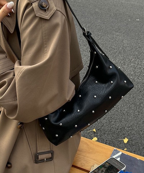 WESTSEA（ウエストシー）の「フェイクレザー スタッズ付 ショルダーバッグ 2way（ショルダーバッグ・レディース・ブラウン/オフホワイト/ブラック・FREE）」の10枚目の写真