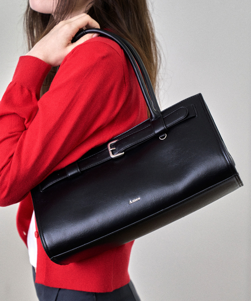 BELTED TRAPEZ SHOULDER BAG BLACK